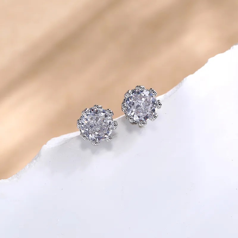 Crown Zircon Stud Earrings: Simple temperament, can be worn by men and women