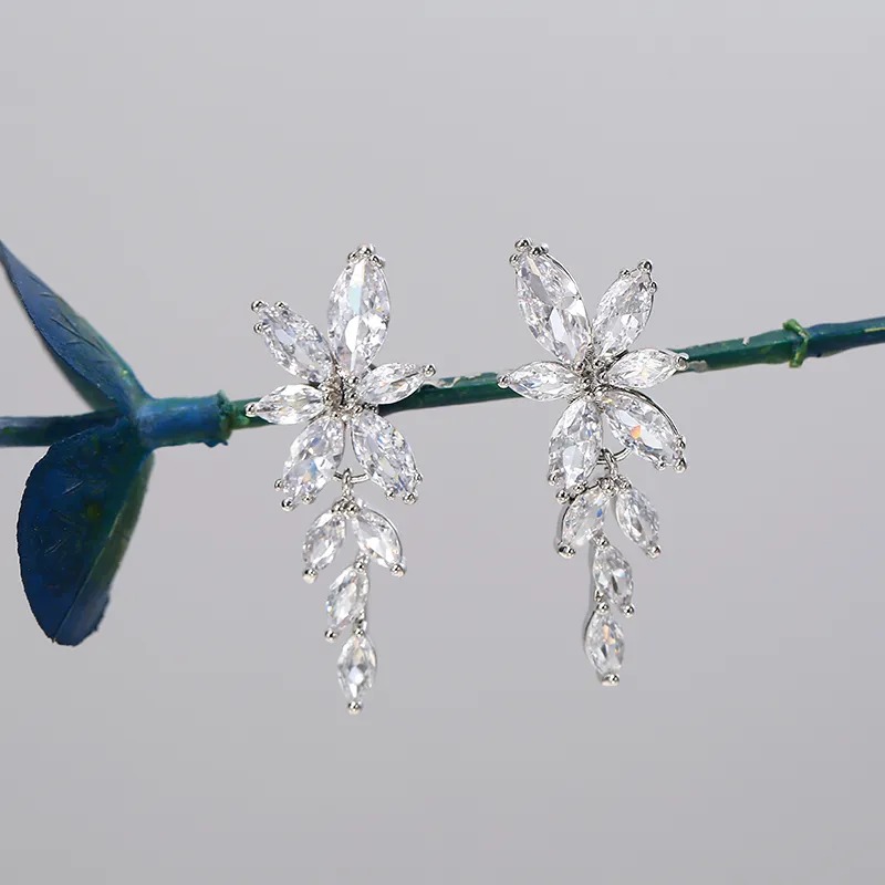 Luxurious cubic zirconia earrings: A style favored by brides