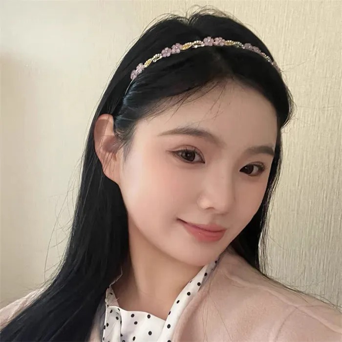 Pearl flower-shaped headband and hair accessory