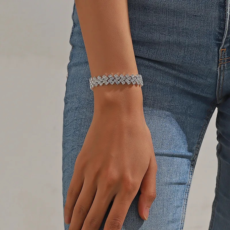 Shiny Rhinestone Bracelet: Exquisite piece graces your wrist